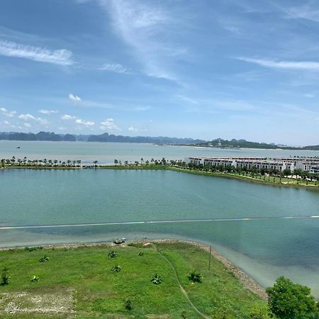 Sunday Premium Apartment Ha Long Exteriör bild