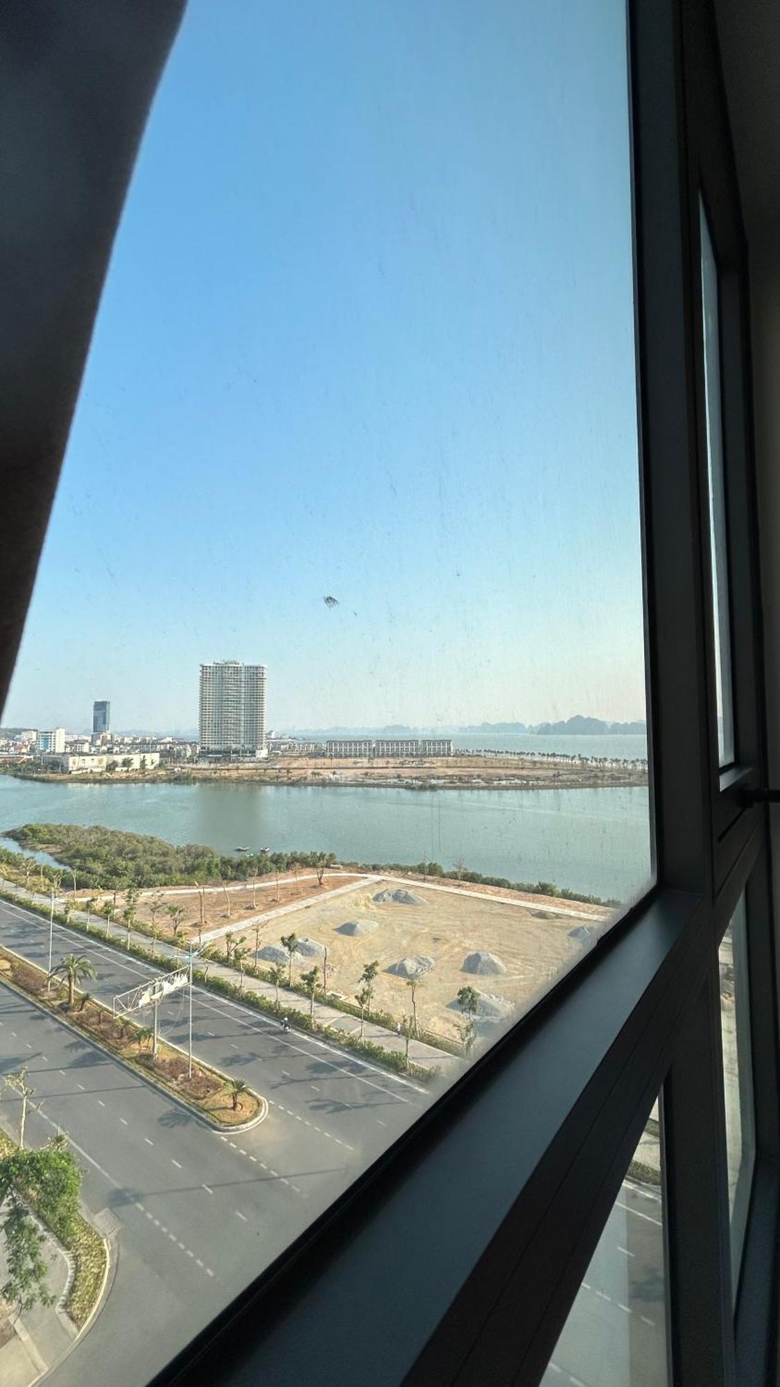 Sunday Premium Apartment Ha Long Exteriör bild